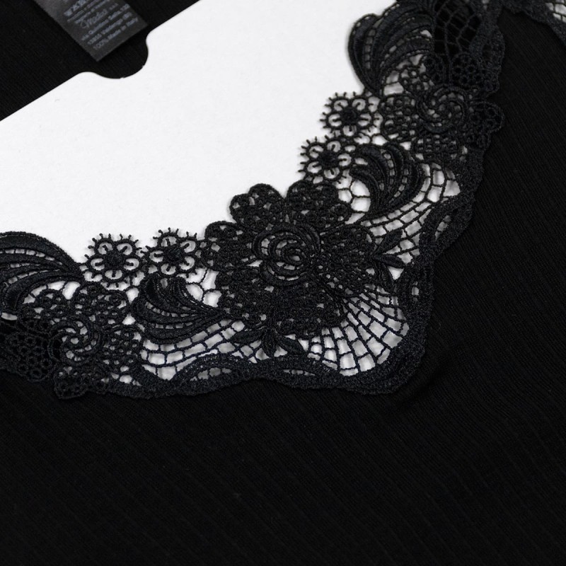 Wide shoulder top with macrame lace...