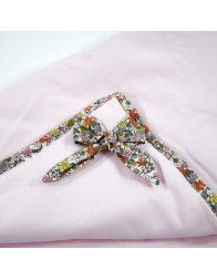 Dettaglio copertina culletta e carrozzina in cotone jersey Coccode’ con fiocco