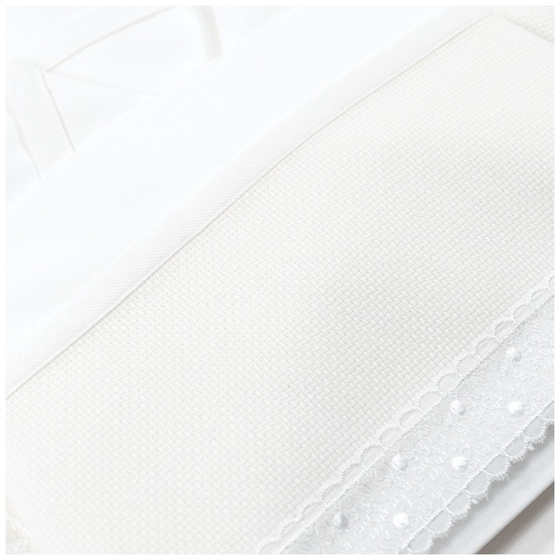 Set of cradle and pram bed linens... Set of cradle and pram bed linens...