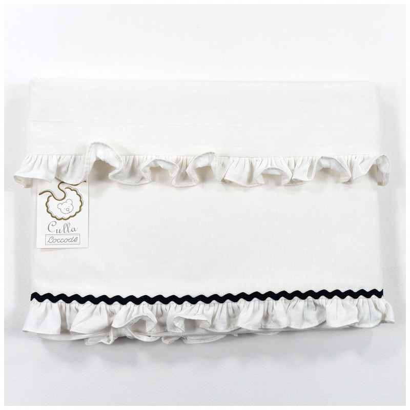 Coccodè Firenze embroidered baby sheet with ruffles and elegant details