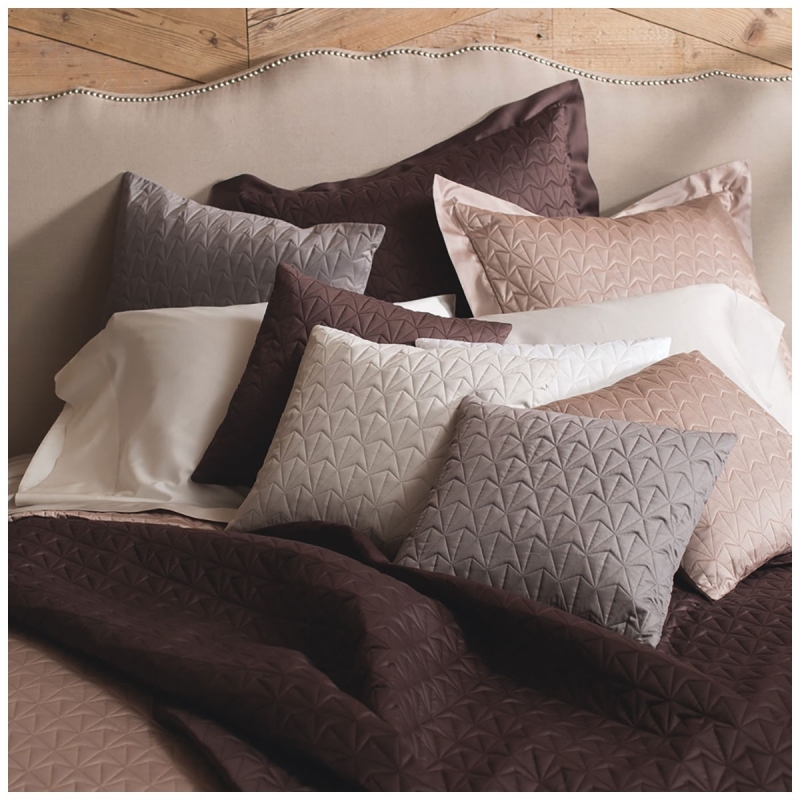 Leonardo- double bed mid season quilt...