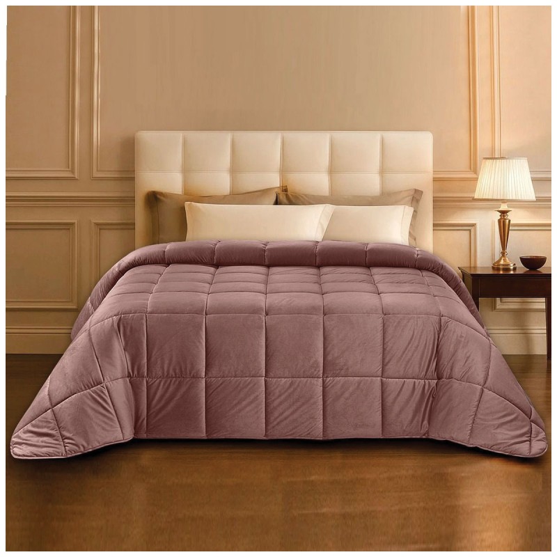 Trapunta di velluto italiana Nuvola su letto matrimoniale - Cipria