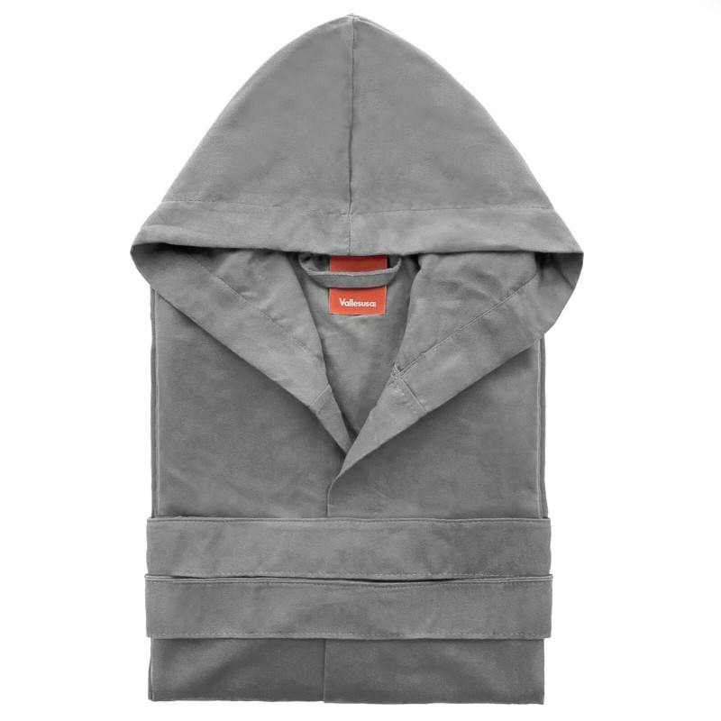 Lightweight microfiber bathrobe ideal for travel and sports