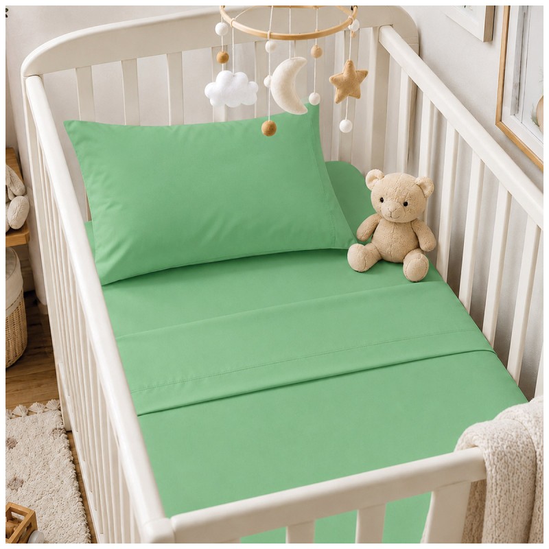 Completo lenzuola lettino puro cotone in cameretta neonato con orsacchiotto
