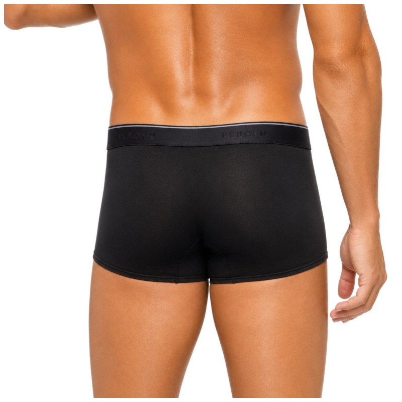 Short uomo Perofil con effetto push-up, vestibilità confortevole e tessuto resistente ai lavaggi frequenti.