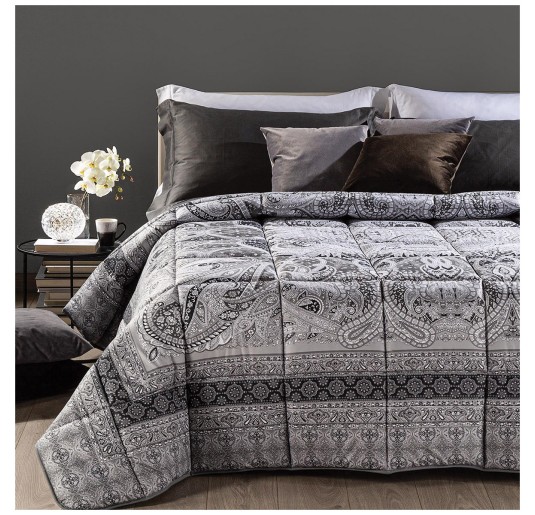 Trapunta matrimoniale Barry Versailles in cotone Caleffi sul letto