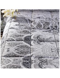 Barry Versailles double bed quilt with grey and black pattern