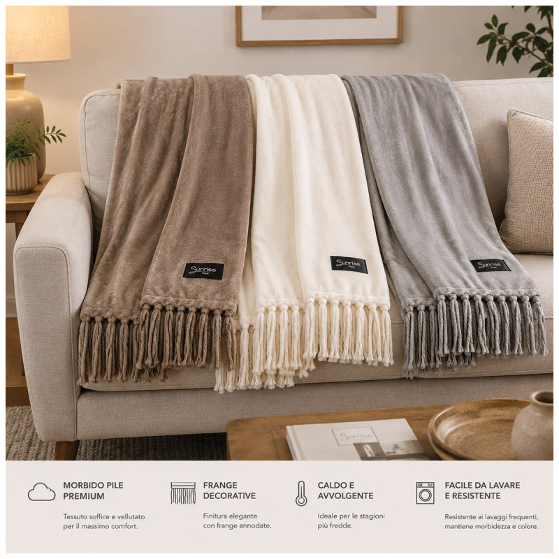 Plaid in pile 130x160 S&G Sunrise morbido con frange annodate su divano