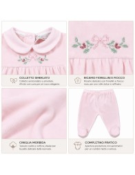 Completino ciniglia ricamato rosa con maglia e pantaloncino con piedino