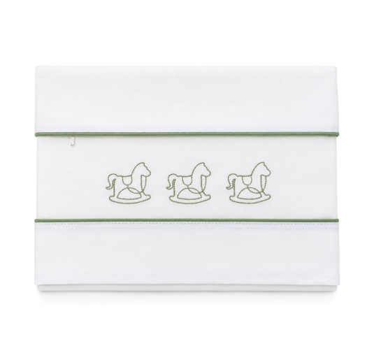 Set lenzuolino culla e carrozzina in cotone bianco con ricamo di cavallini a dondolo verdi