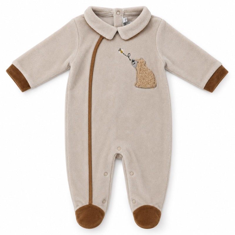 Tutina neonato in ciniglia beige Nazareno Gabrielli con orsetto e ape ricamati sul davanti.