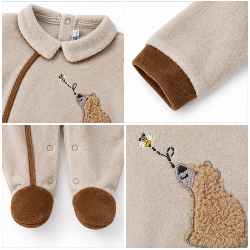 Tutina neonato in ciniglia beige Nazareno Gabrielli con piedini integrati e chiusura automatica al cavallo.