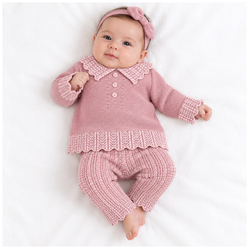 Stella IB4019 baby girl wool set worn by a one-month-old baby