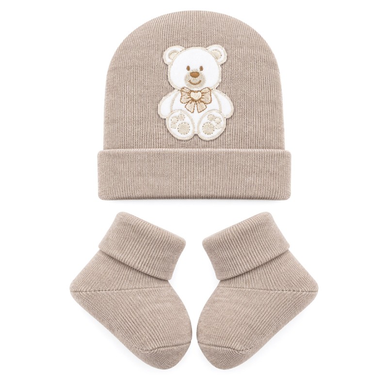 Newborn's Cap with Shoes in warm...